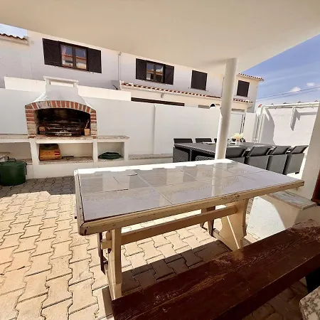 Large House Near Beaches & Surf * Атогиа-да-Балейя