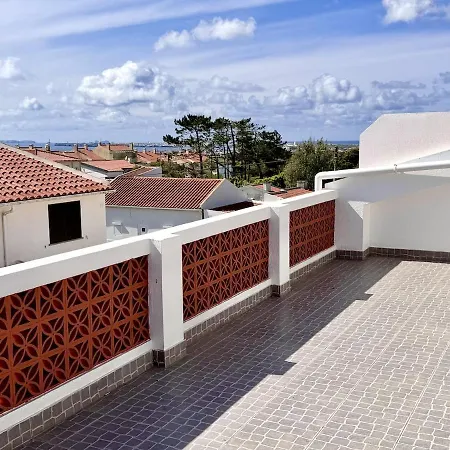 Large House Near Beaches & Surf Дом отдыха