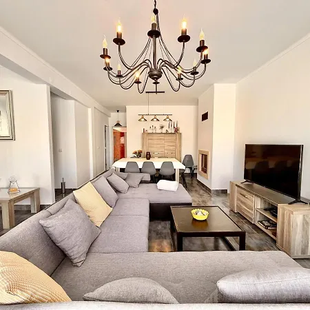 Large House Near Beaches & Surf Атогиа-да-Балейя