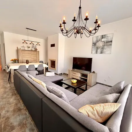 Large House Near Beaches & Surf *